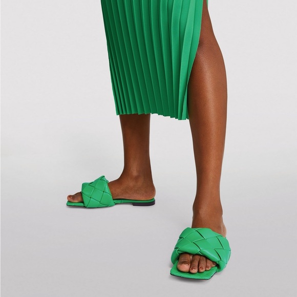 サンダル・ミュール Bottega Veneta Rubber Lido Slide Green Bottega Veneta Grass Green Quilted Rubber Pool Slide Flat